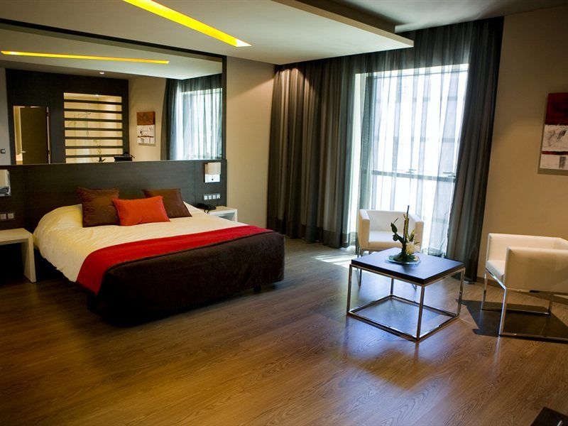 บี ลีฟ ซิตี้ เซ็นเตอร์ ทาลาเวรา Hotel ตาลาเวรา เดลา เรย์นา ภายนอก รูปภาพ