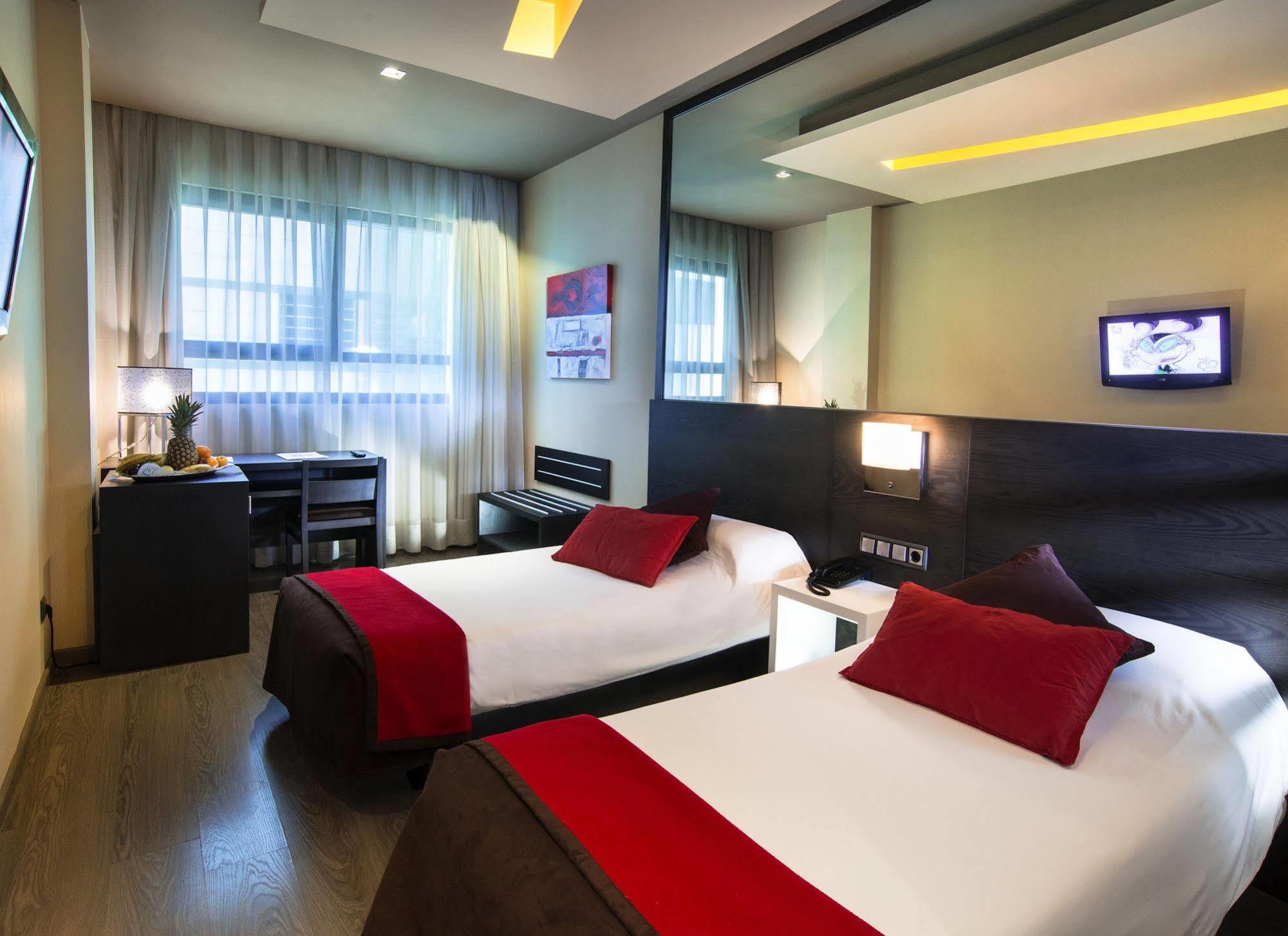 บี ลีฟ ซิตี้ เซ็นเตอร์ ทาลาเวรา Hotel ตาลาเวรา เดลา เรย์นา ภายนอก รูปภาพ