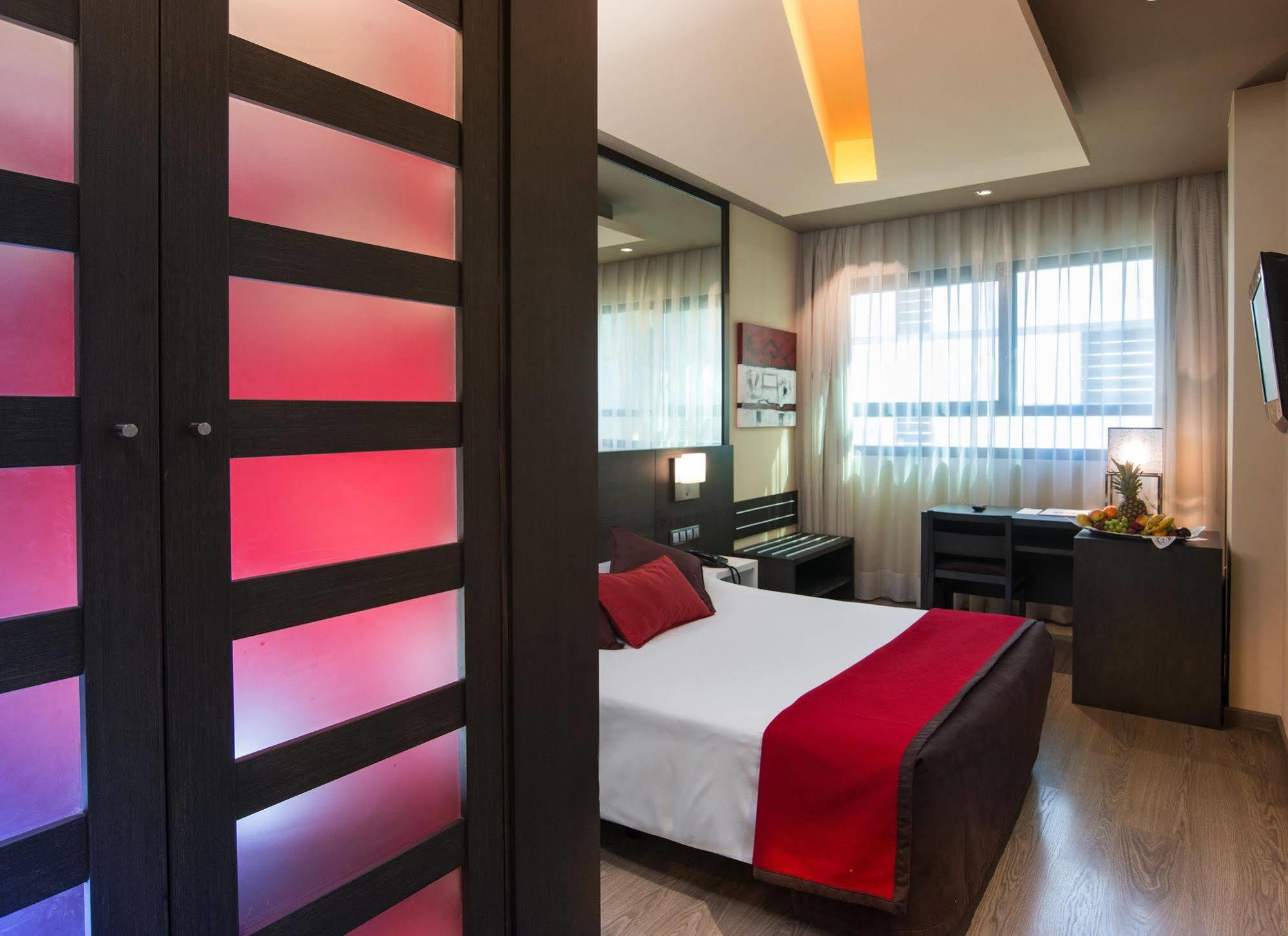 บี ลีฟ ซิตี้ เซ็นเตอร์ ทาลาเวรา Hotel ตาลาเวรา เดลา เรย์นา ภายนอก รูปภาพ